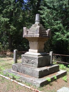 西光寺跡「宝篋印塔」滋賀県竜王町